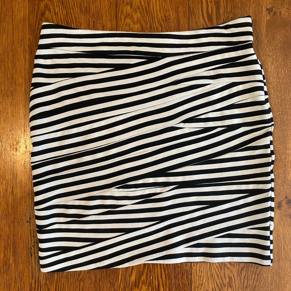 Form Fitting Black and White Stripped Mini Skirt